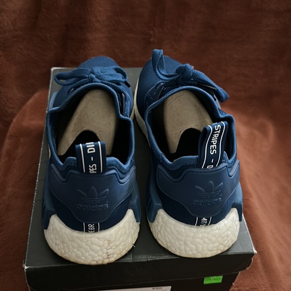 Adidas NMD_R1 Sneakers for Men - Picture 3 of 4